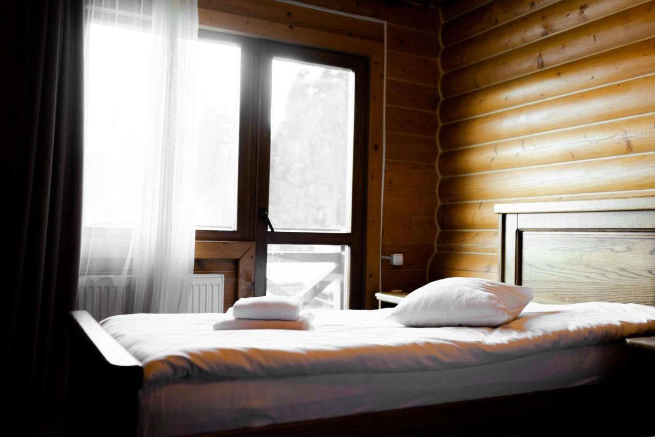 Hotel La Кrechunu Bukovel Esterno foto