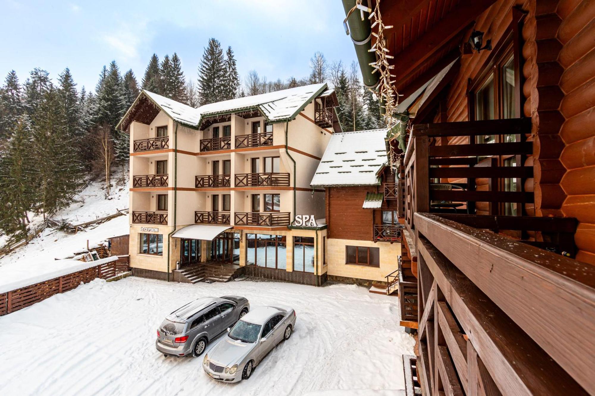 Hotel La Кrechunu Bukovel Esterno foto