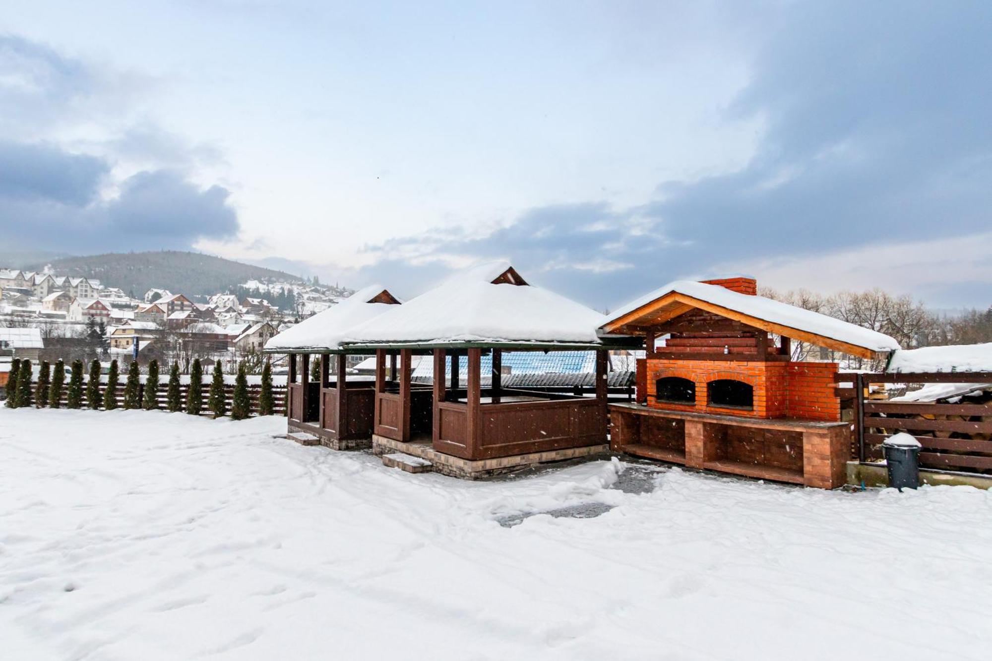 Hotel La Кrechunu Bukovel Esterno foto