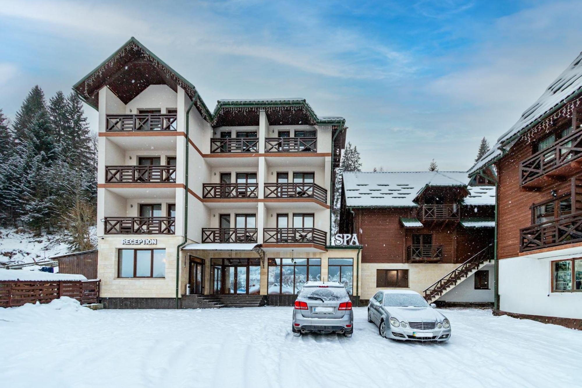 Hotel La Кrechunu Bukovel Esterno foto