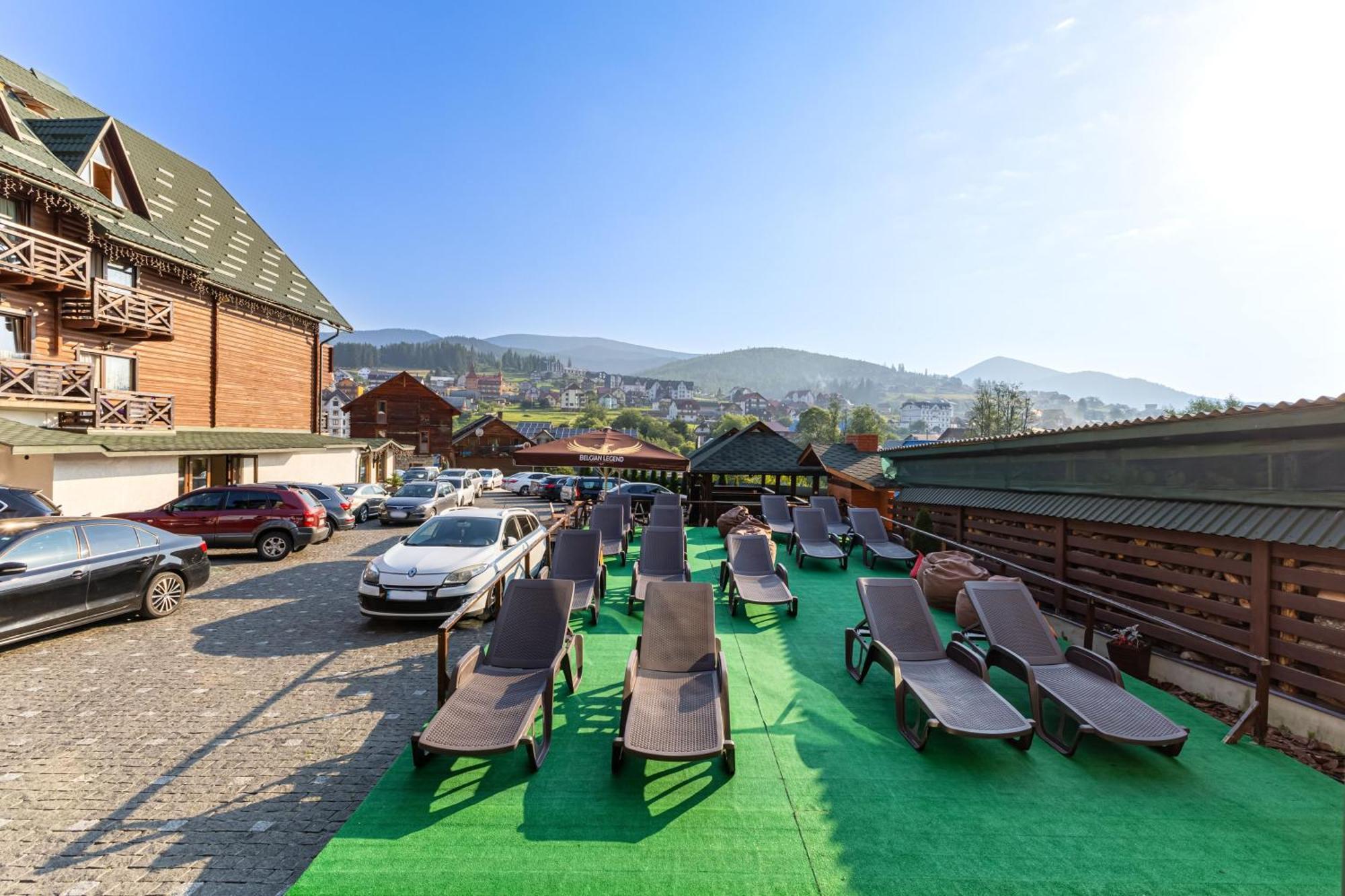 Hotel La Кrechunu Bukovel Esterno foto