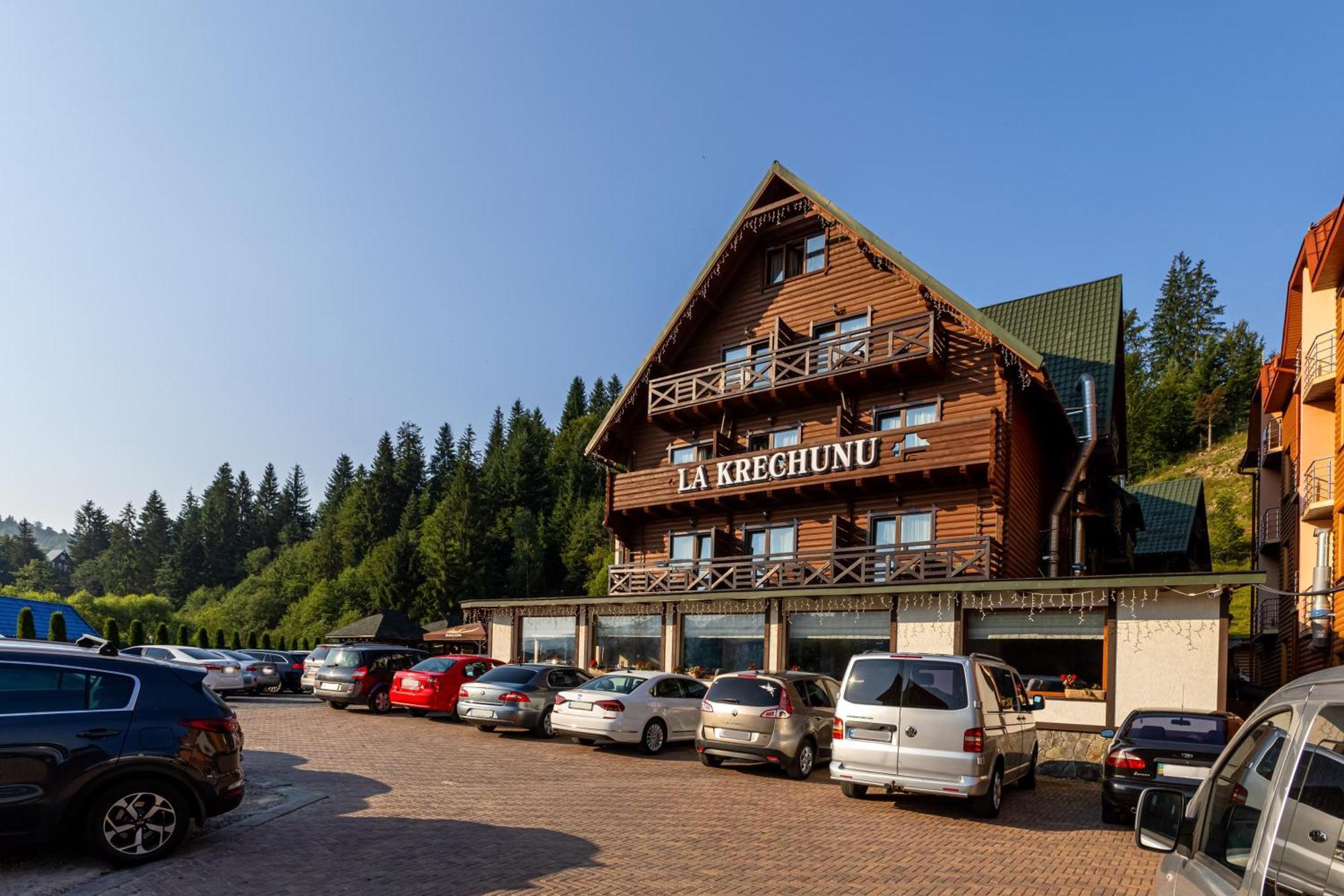 Hotel La Кrechunu Bukovel Esterno foto