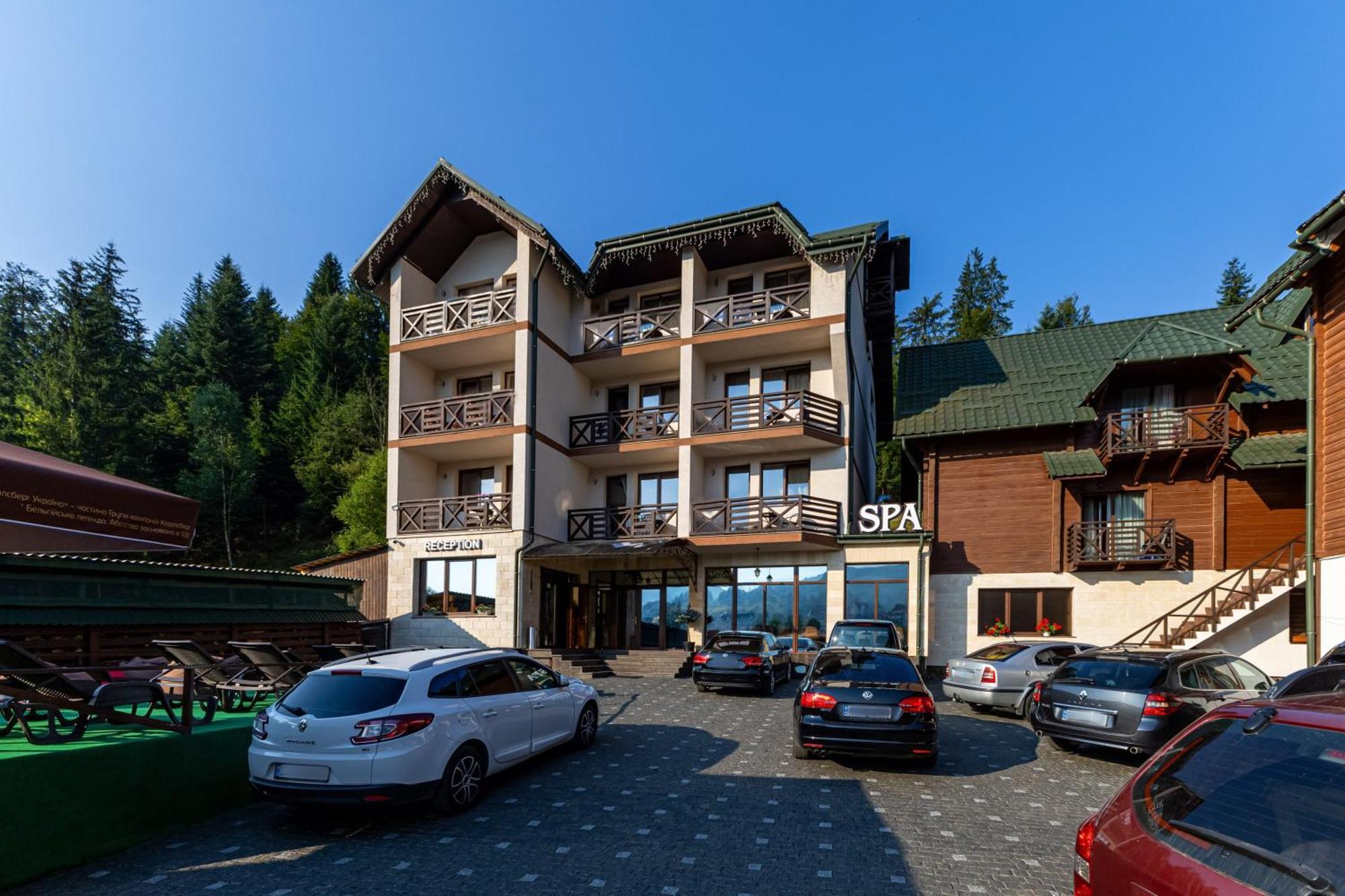 Hotel La Кrechunu Bukovel Esterno foto