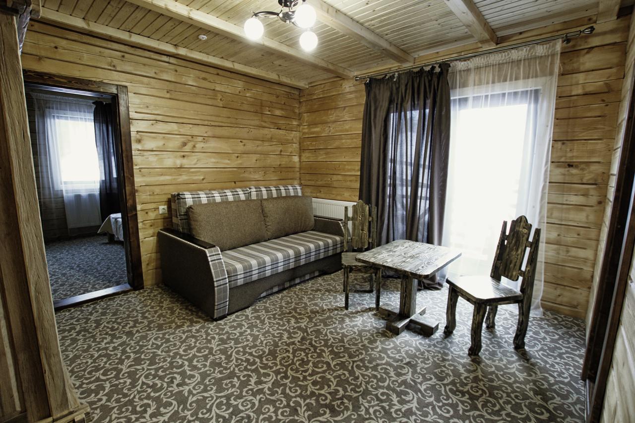 Hotel La Кrechunu Bukovel Esterno foto