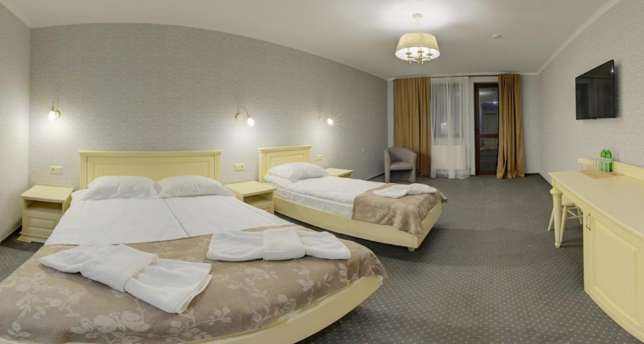 Hotel La Кrechunu Bukovel Esterno foto